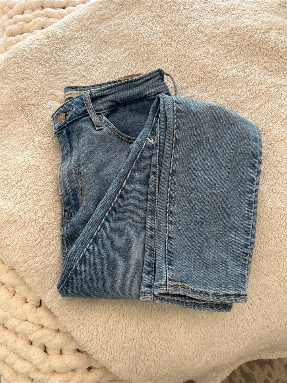 721 Light Blue Distressed High-Rise Skinny Jeans - Women